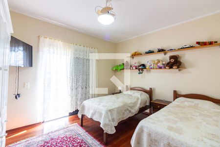 Casa de condomínio à venda com 445m², 4 quartos e 4 vagas Casa de condomínio à venda com 445m², 4 quartos e 4 vagasQuarto 1