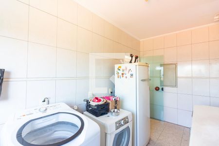 Casa de condomínio à venda com 445m², 4 quartos e 4 vagas Casa de condomínio à venda com 445m², 4 quartos e 4 vagasÁrea de Serviço