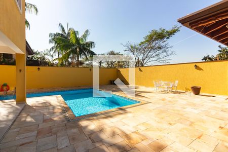 Casa de condomínio à venda com 445m², 4 quartos e 4 vagas Casa de condomínio à venda com 445m², 4 quartos e 4 vagasPiscina