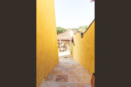 Casa de condomínio à venda com 445m², 4 quartos e 4 vagas Casa de condomínio à venda com 445m², 4 quartos e 4 vagasQuintal