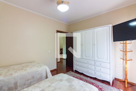 Casa de condomínio à venda com 445m², 4 quartos e 4 vagas Casa de condomínio à venda com 445m², 4 quartos e 4 vagasQuarto 1