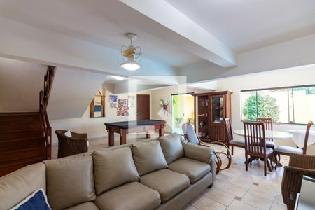 Casa de condomínio à venda com 445m², 4 quartos e 4 vagas Casa de condomínio à venda com 445m², 4 quartos e 4 vagasÁrea Gourmet