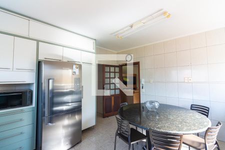 Casa de condomínio à venda com 445m², 4 quartos e 4 vagas Casa de condomínio à venda com 445m², 4 quartos e 4 vagasCozinha