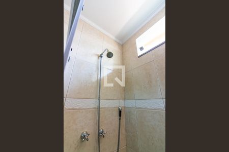 Casa de condomínio à venda com 445m², 4 quartos e 4 vagas Casa de condomínio à venda com 445m², 4 quartos e 4 vagasBanheiro da Suíte 2