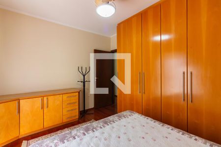 Casa de condomínio à venda com 445m², 4 quartos e 4 vagas Casa de condomínio à venda com 445m², 4 quartos e 4 vagasQuarto 2