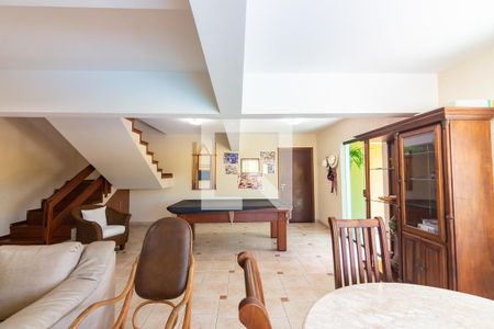 Casa de condomínio à venda com 445m², 4 quartos e 4 vagas Casa de condomínio à venda com 445m², 4 quartos e 4 vagasÁrea Gourmet