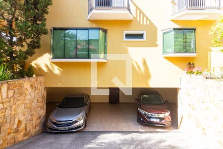 Casa de condomínio à venda com 445m², 4 quartos e 4 vagas Casa de condomínio à venda com 445m², 4 quartos e 4 vagasGaragem