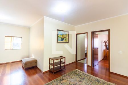 Casa de condomínio à venda com 445m², 4 quartos e 4 vagas Casa de condomínio à venda com 445m², 4 quartos e 4 vagasSala de Estar