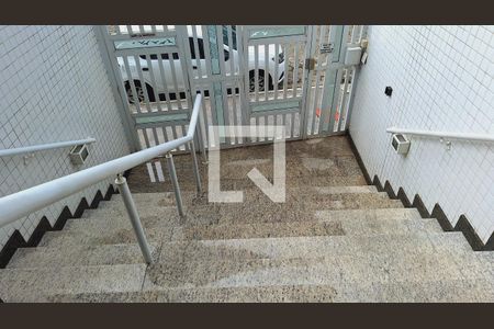 Apartamento para alugar com 94m², 2 quartos e 1 vaga Apartamento para alugar com 94m², 2 quartos e 1 vagaEscada