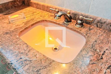 Casa à venda com 777m², 5 quartos e 6 vagasBanheiro da Suíte 1