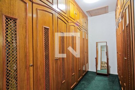 Casa à venda com 777m², 5 quartos e 6 vagasCloset
