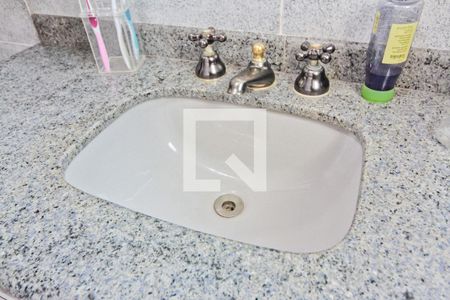 Casa à venda com 777m², 5 quartos e 6 vagasBanheiro Social