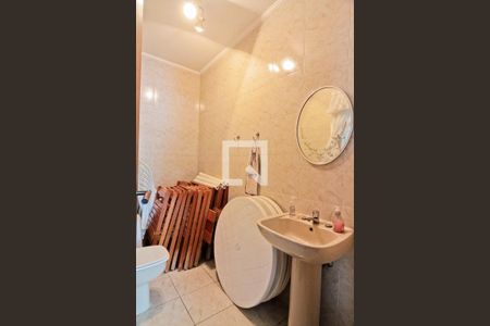 Casa à venda com 777m², 5 quartos e 6 vagasEdícula - banheiro