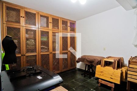 Casa à venda com 777m², 5 quartos e 6 vagasEdícula