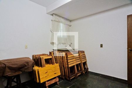 Casa à venda com 777m², 5 quartos e 6 vagasEdícula