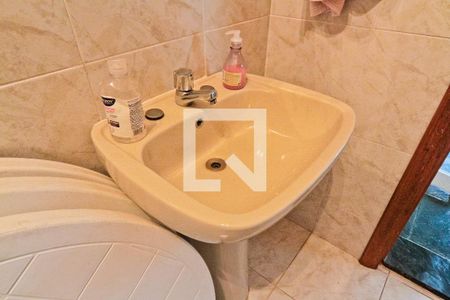 Casa à venda com 777m², 5 quartos e 6 vagasEdícula - banheiro