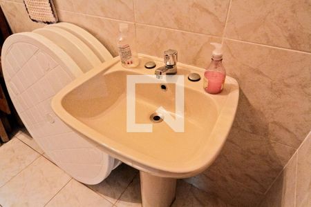 Casa à venda com 777m², 5 quartos e 6 vagasEdícula - banheiro
