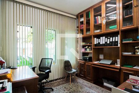 Casa à venda com 777m², 5 quartos e 6 vagasEscritório