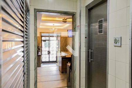 Apartamento para alugar com 42m², 1 quarto e sem vagaElevador