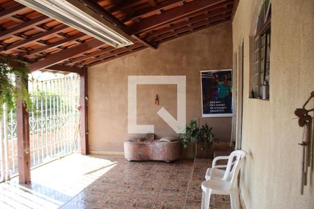 Casa à venda com 250m², 4 quartos e 1 vagaVaranda - Sala 2