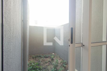 Vista da Sala de apartamento para alugar com 2 quartos, 48m² em Guaratiba, Rio de Janeiro