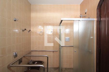 Casa à venda com 359m², 5 quartos e 5 vagasBanheiro da Suite