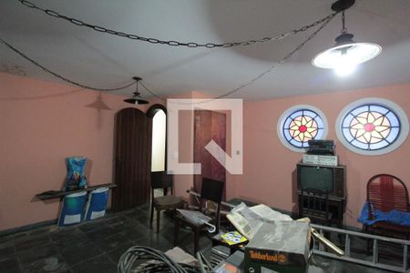 Casa à venda com 359m², 5 quartos e 5 vagasQuarto de Serviço