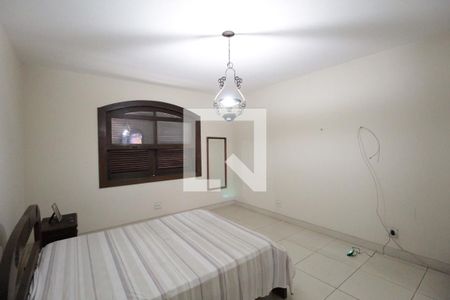 Casa à venda com 359m², 5 quartos e 5 vagasSuite