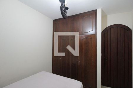 Casa à venda com 359m², 5 quartos e 5 vagasQuarto 2