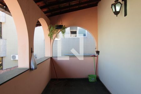 Casa à venda com 359m², 5 quartos e 5 vagasVaranda da Sala de TV