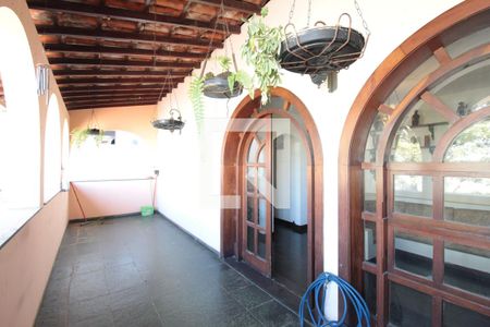 Casa à venda com 359m², 5 quartos e 5 vagasVaranda da Sala de TV