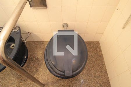 Casa à venda com 359m², 5 quartos e 5 vagasBanheiro Social