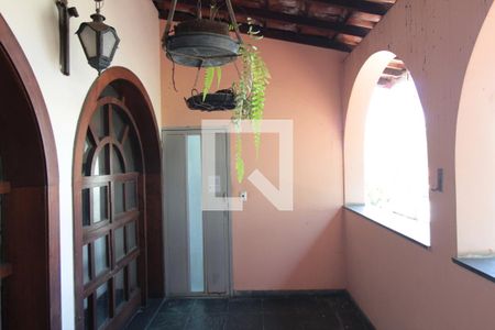 Casa à venda com 359m², 5 quartos e 5 vagasVaranda da Sala de TV