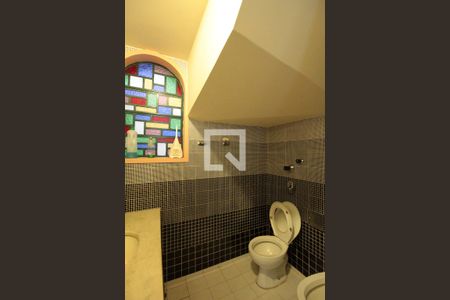 Casa à venda com 359m², 5 quartos e 5 vagasBanheiro de Serviço