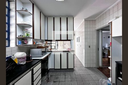 Casa à venda com 350m², 3 quartos e 3 vagasCozinha