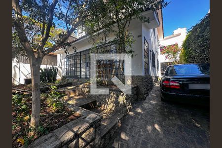 Casa à venda com 350m², 3 quartos e 3 vagasGaragem e Jardim