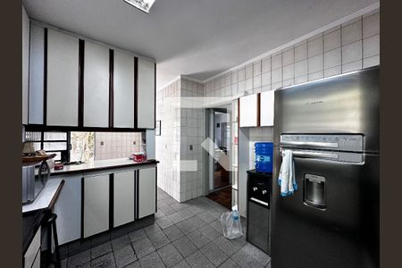 Casa à venda com 350m², 3 quartos e 3 vagasCozinha