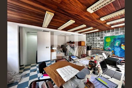 Casa à venda com 350m², 3 quartos e 3 vagasEscritório