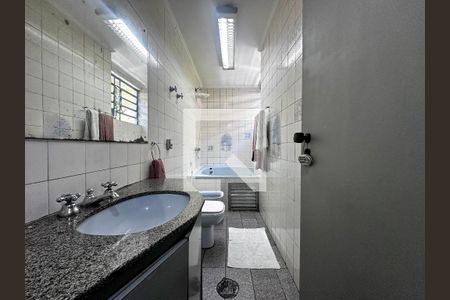 Casa à venda com 350m², 3 quartos e 3 vagasBanheiro Suíte