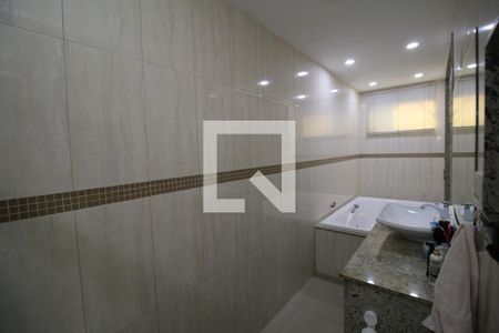 Casa para alugar com 325m², 3 quartos e 2 vagasBanheiro da Suíte 1
