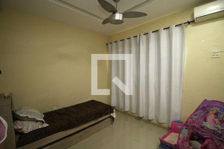 Quarto 2 de casa para alugar com 3 quartos, 325m² em Brás de Pina, Rio de Janeiro