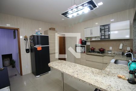 Casa para alugar com 325m², 3 quartos e 2 vagasCozinha
