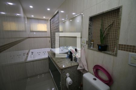 Casa para alugar com 325m², 3 quartos e 2 vagasBanheiro da Suíte 1