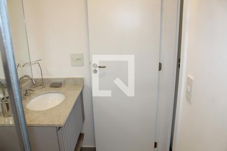 Apartamento para alugar com 70m², 2 quartos e 2 vagasBanheiro da Suíte