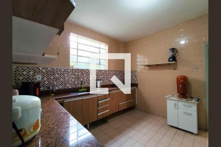 Casa à venda com 380m², 4 quartos e 2 vagas