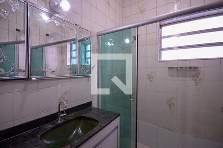 Casa para alugar com 120m², 3 quartos e 1 vaga Casa para alugar com 120m², 3 quartos e 1 vagaBanheiro Social