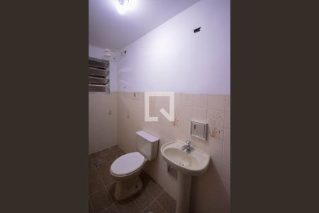 Casa para alugar com 120m², 3 quartos e 1 vaga Casa para alugar com 120m², 3 quartos e 1 vagaEdicula - Banheiro