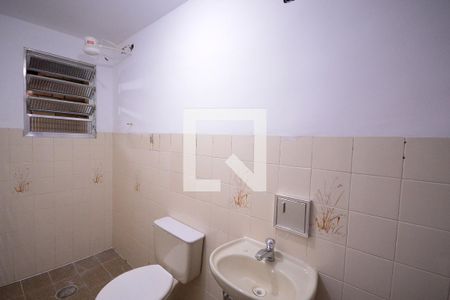 Casa para alugar com 120m², 3 quartos e 1 vaga Casa para alugar com 120m², 3 quartos e 1 vagaEdicula - Banheiro