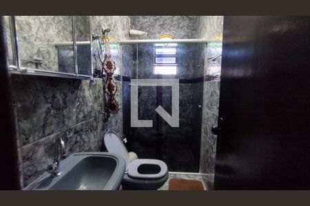 Casa à venda com 200m², 4 quartos e 3 vagasBanheiro social