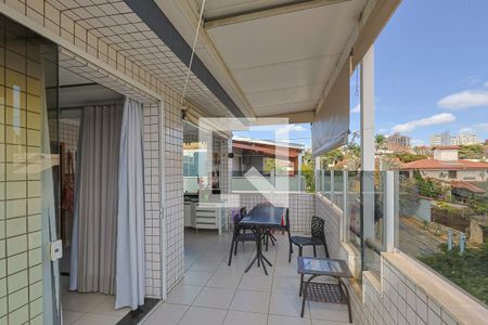 Apartamento à venda com 110m², 3 quartos e 1 vagaVaranda